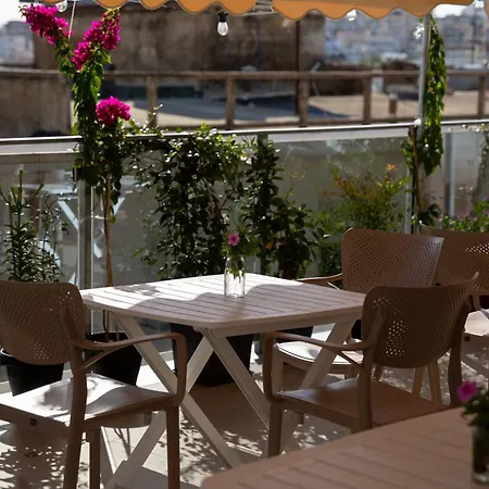 Jonian Boutique * Sarandë