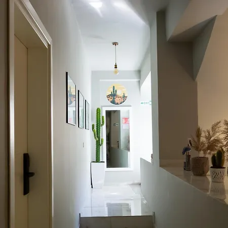 Jonian Boutique 公寓 *