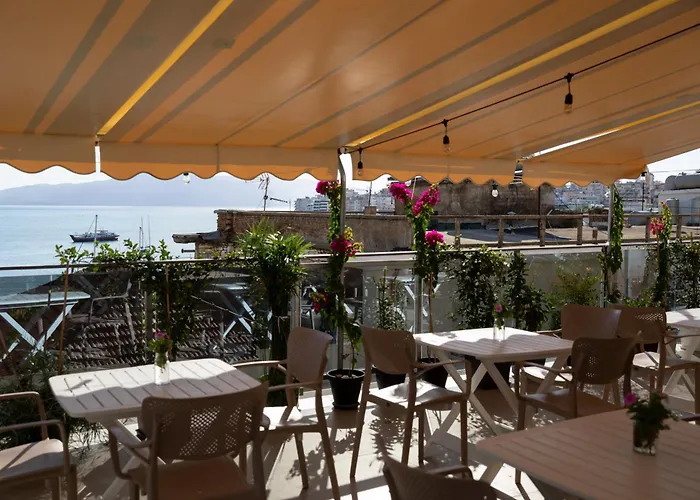 Jonian Boutique شقة ساراندا